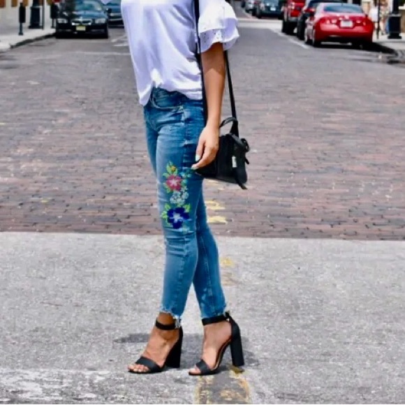 Free People Denim - Boho ZARA Jeans TRAFALUC DENIMWEAR Floral Embroidered Blue Green Red Pink Size 4